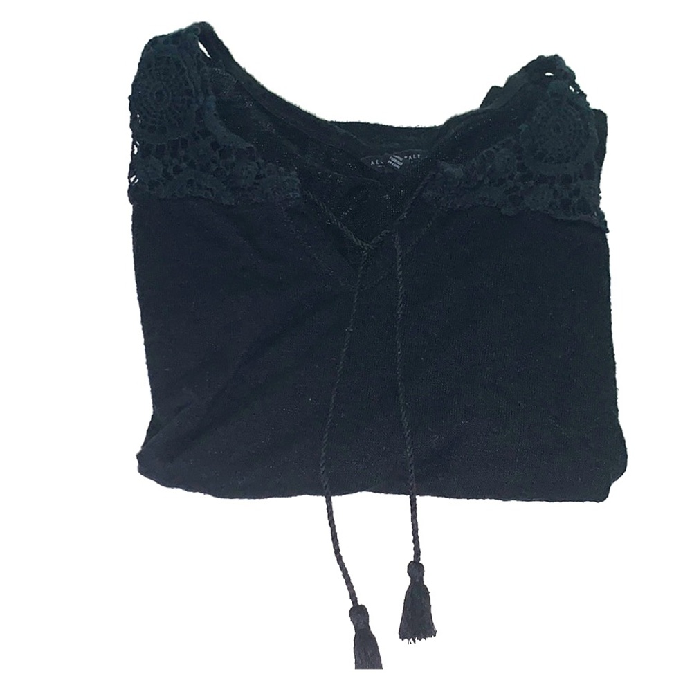 Simple lace t-shirt